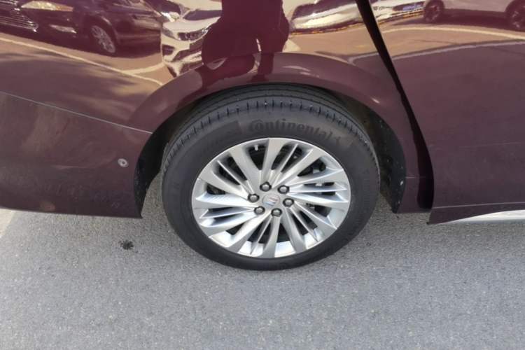 Used Buick Century 2023 2.0T Six-Seater Yinshi Edition Right Rear Wheel Hub