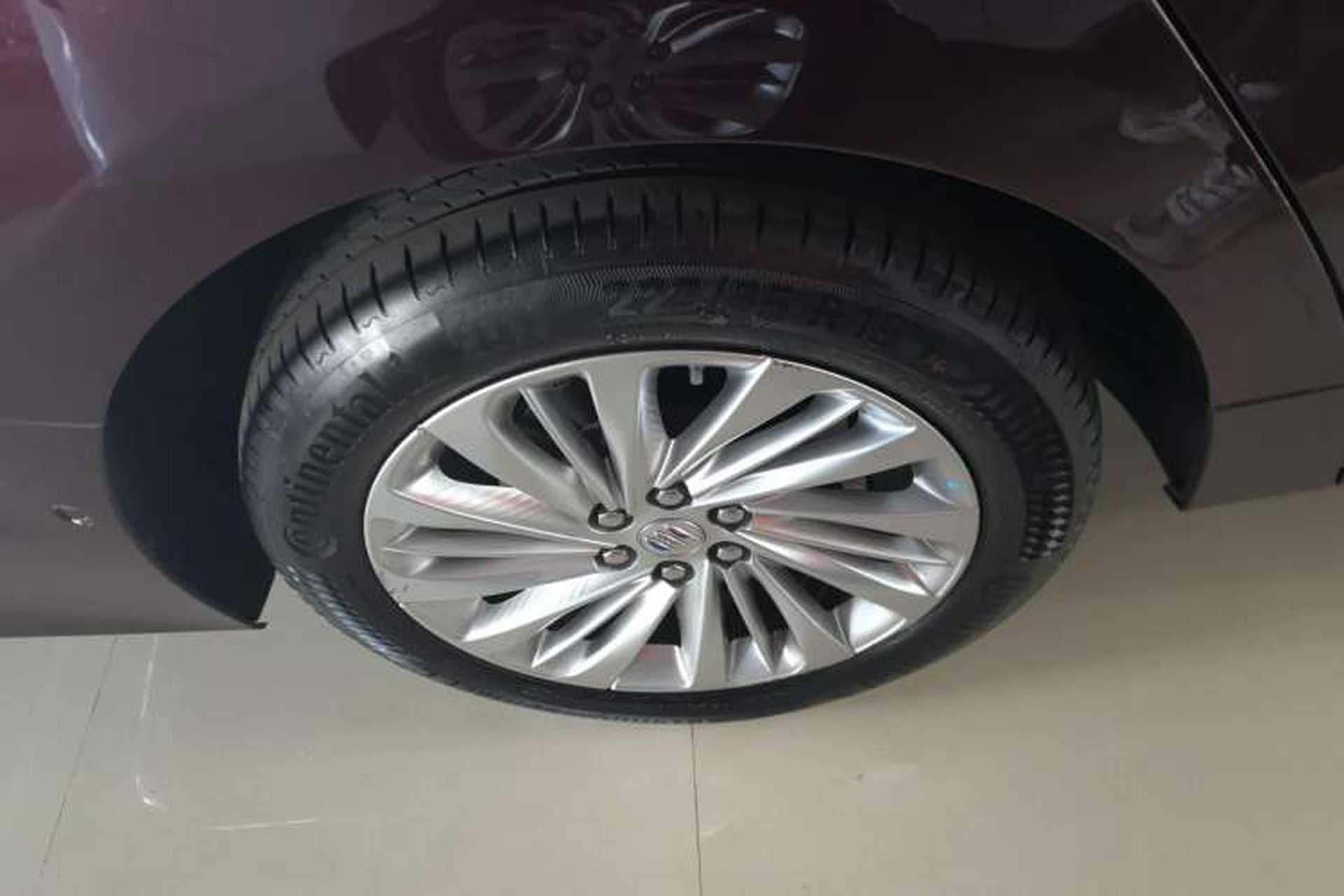 Used Buick Century 2023 2.0T Six-Seater Yinshi Edition Right Rear Wheel Hub