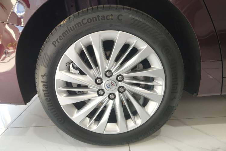 Used Buick Century 2023 2.0T Six-Seater Yinshi Edition Right Rear Wheel Hub
