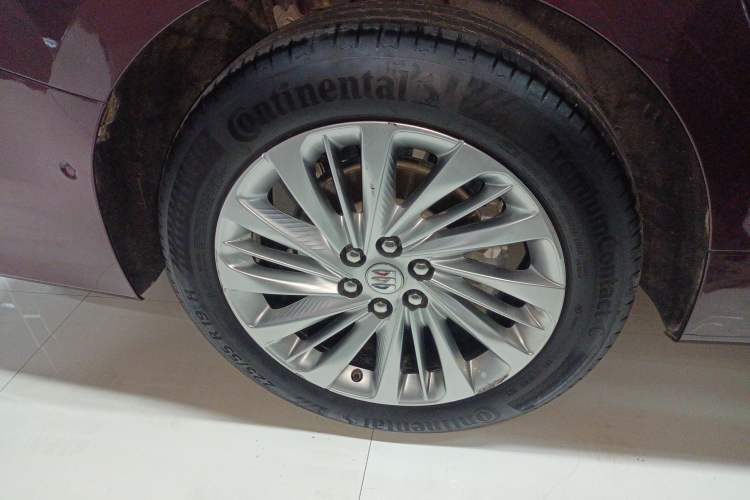 Used Buick Century 2023 2.0T Six-Seater Yinshi Edition Right Rear Wheel Hub