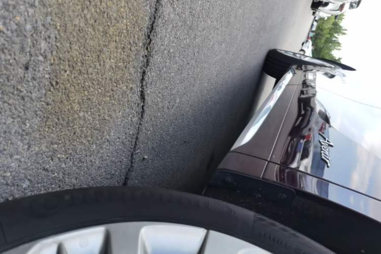 Used Buick Century 2023 2.0T Six-Seater Yinshi Edition Right Side Sill