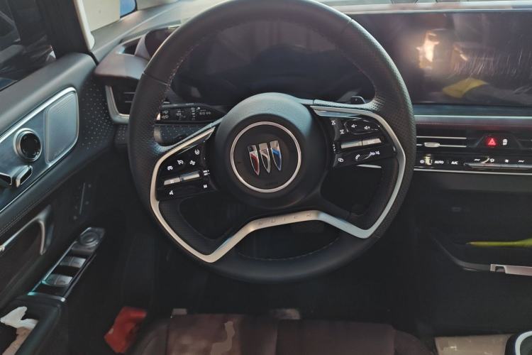 Used Buick Century 2023 2.0T Six-Seater Yinshi Edition Steering Wheel