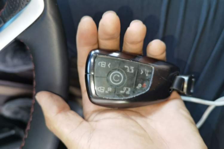 Used Buick Century 2023 2.0T Six-Seater Yinshi Edition Vehicle Key