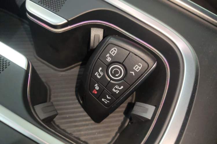 Used Buick Century 2023 2.0T Six-Seater Yinshi Edition Vehicle Key