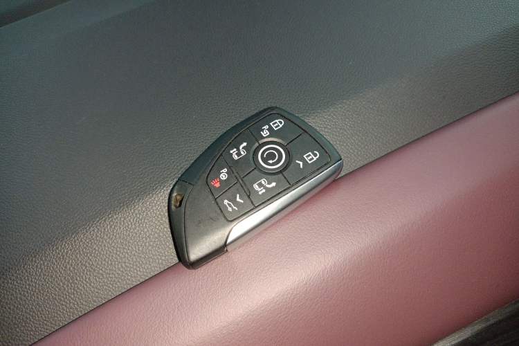 Used Buick Century 2023 2.0T Six-Seater Yinshi Edition Vehicle Key