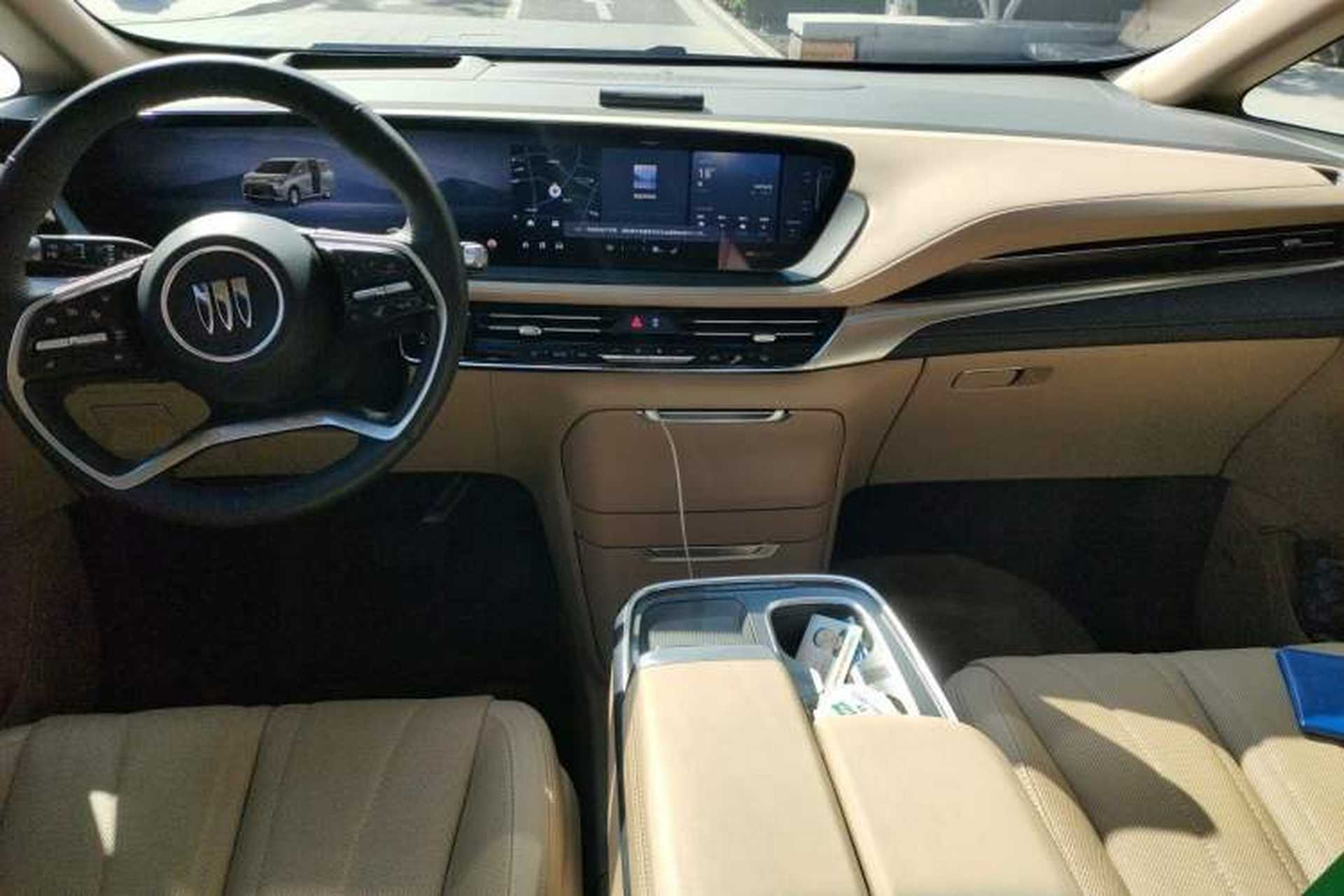 Used Buick Century 2023 2.0T Seven-Seater Deluxe Edition Center Console
