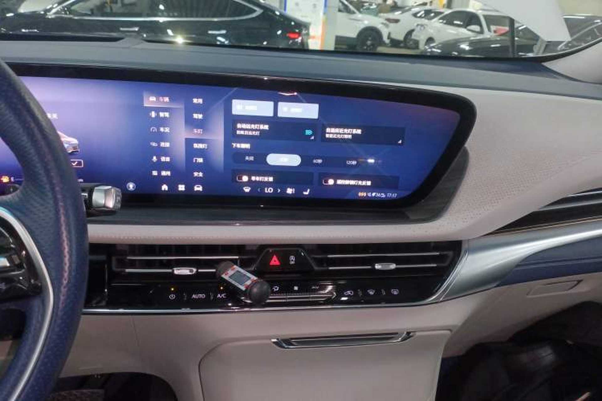 Used Buick Century 2023 2.0T Six-Seater Yinshi Edition Audio And AC Panel