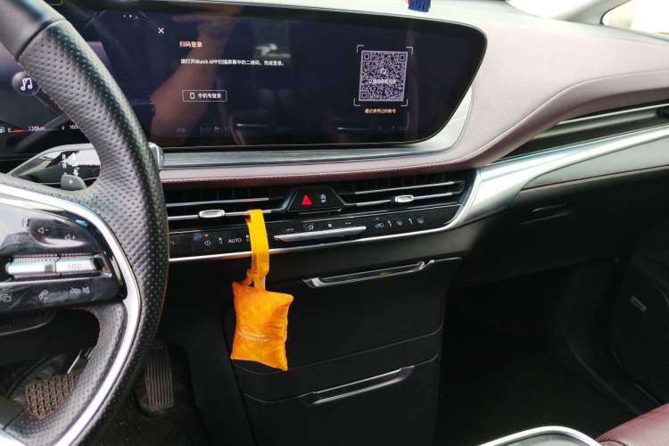 Used Buick Century 2023 2.0T Six-Seater Yinshi Edition Audio And AC Panel