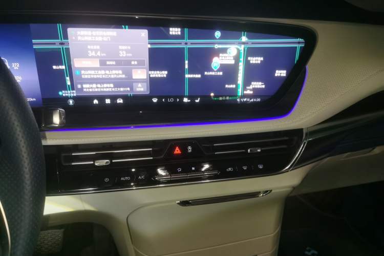 Used Buick Century 2023 2.0T Six-Seater Yinshi Edition Audio And AC Panel