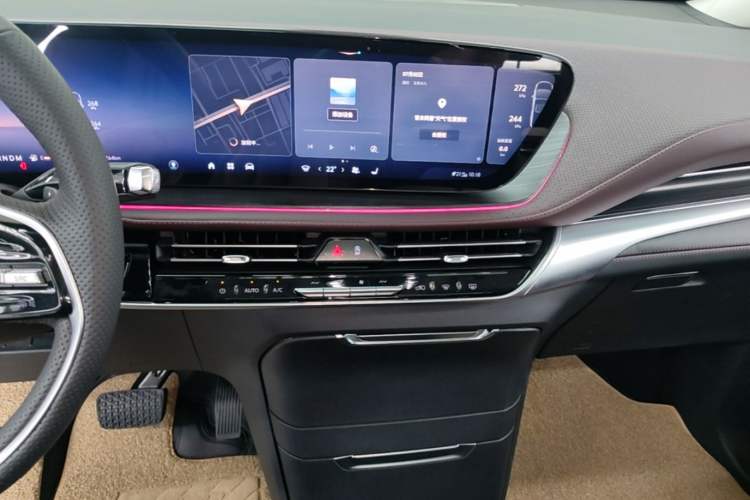 Used Buick Century 2023 2.0T Seven-Seater Yinshi Edition Audio And AC Panel