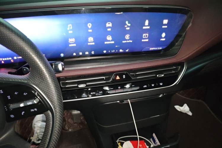 Used Buick Century 2023 2.0T Seven-Seater Yinshi Edition Audio And AC Panel