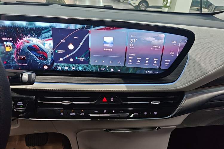 Used Buick Century 2023 2.0T Four-Seat Private Edition Audio And AC Panel