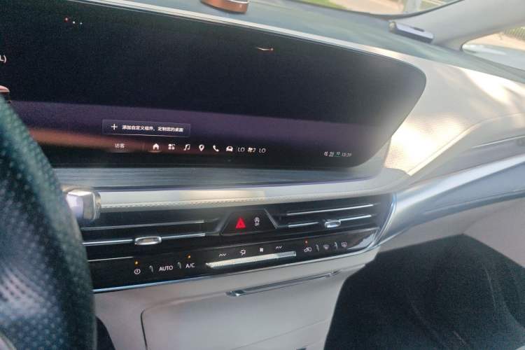Used Buick Century 2023 2.0T Four-Seat Private Edition Audio And AC Panel