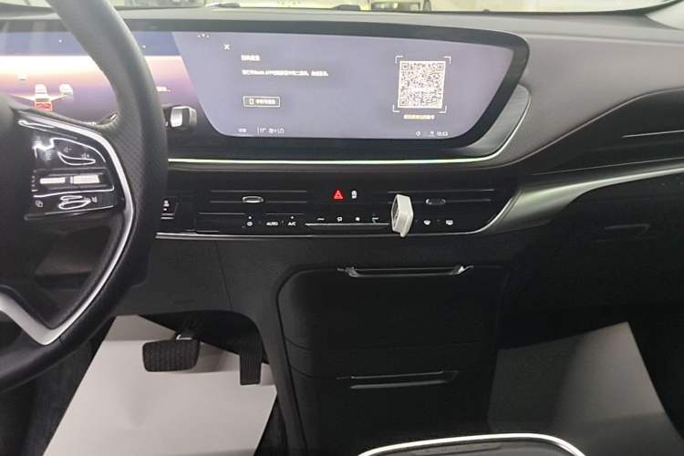 Used Buick Century 2023 2.0T Six-Seater Yinshi Edition Audio And AC Panel