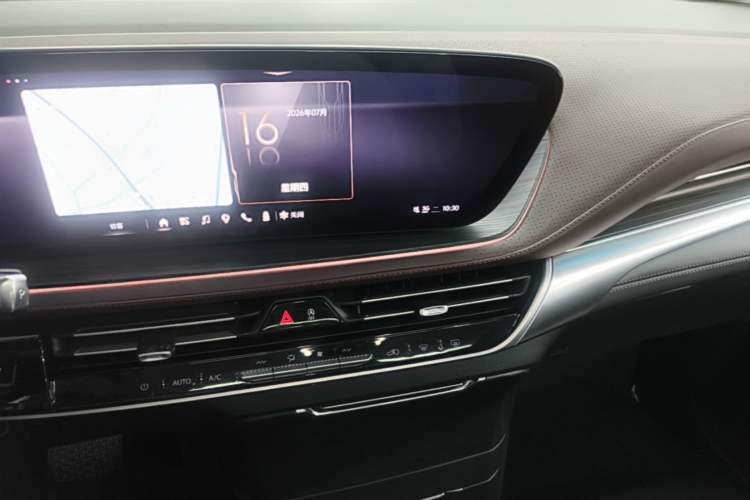 Used Buick Century 2023 2.0T Seven-Seater Yinshi Edition Audio And AC Panel