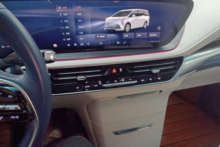 Used Buick Century 2023 2.0T Six-Seater Yinshi Edition Audio And AC Panel