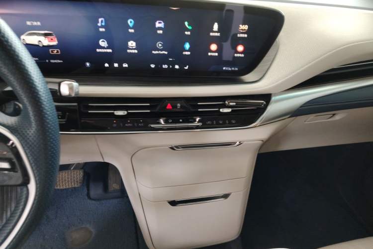 Used Buick Century 2023 2.0T Six-Seater Yinshi Edition Audio And AC Panel