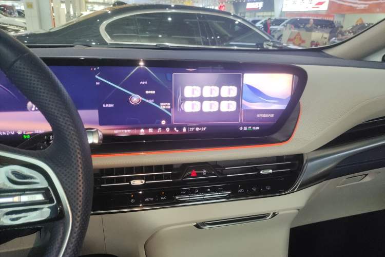 Used Buick Century 2023 2.0T Six-Seater Yinshi Edition Audio And AC Panel