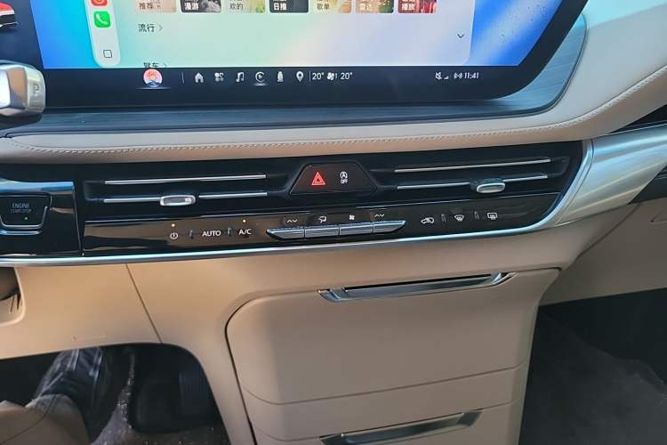 Used Buick Century 2023 2.0T Seven-Seater Deluxe Edition Audio And AC Panel