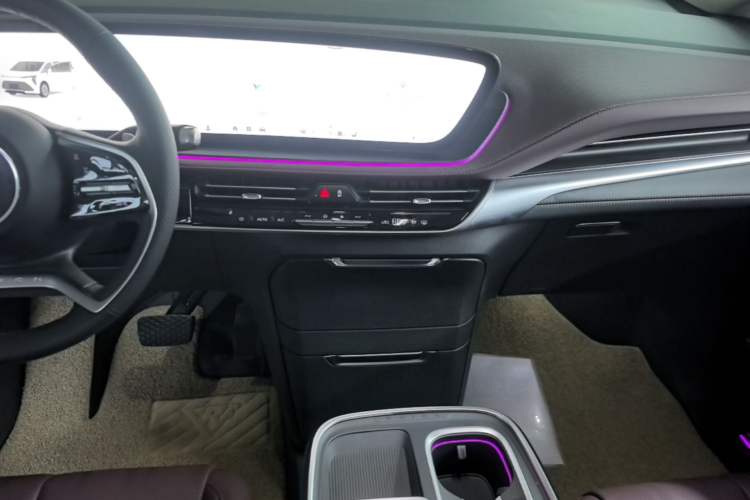 Used Buick Century 2023 2.0T Seven-Seater Yinshi Edition Audio And AC Panel