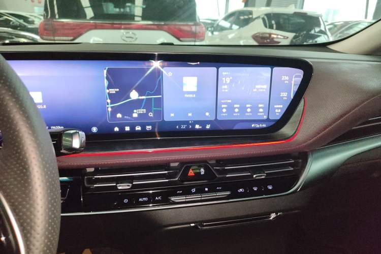 Used Buick Century 2023 2.0T Six-Seater Yinshi Edition Audio And AC Panel