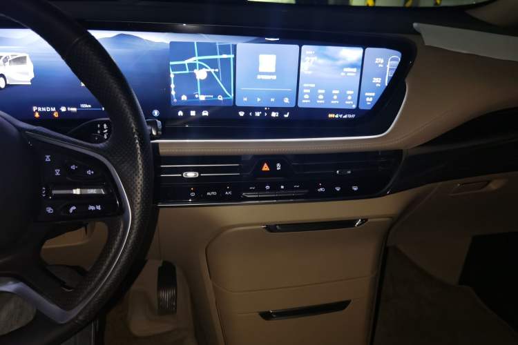 Used Buick Century 2023 2.0T Seven-Seater Deluxe Edition Audio And AC Panel