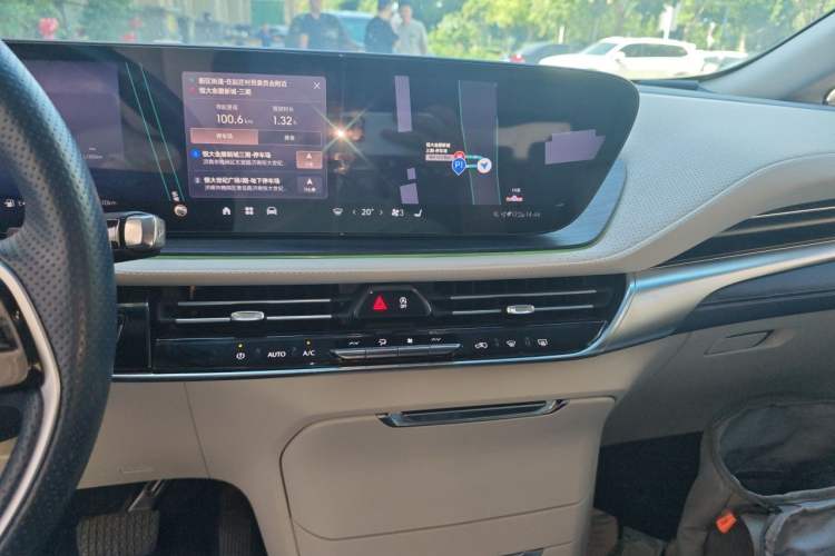 Used Buick Century 2023 2.0T Seven-Seater Yinshi Edition Audio And AC Panel