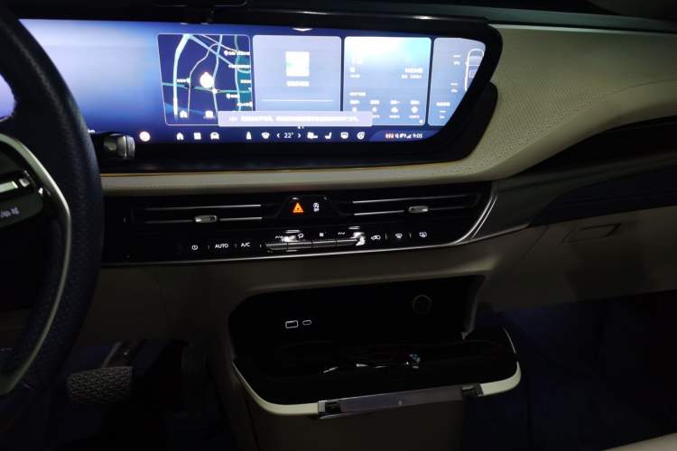 Used Buick Century 2023 2.0T Seven-Seater Yinshi Edition Audio And AC Panel
