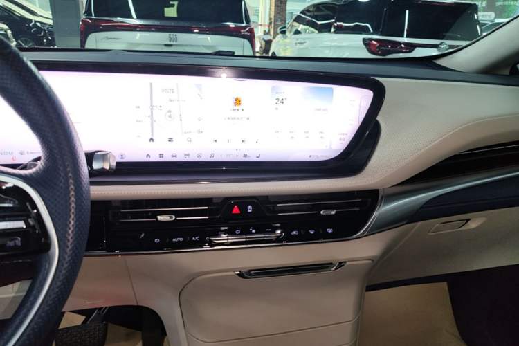 Used Buick Century 2023 2.0T Seven-Seater Yinshi Edition Audio And AC Panel