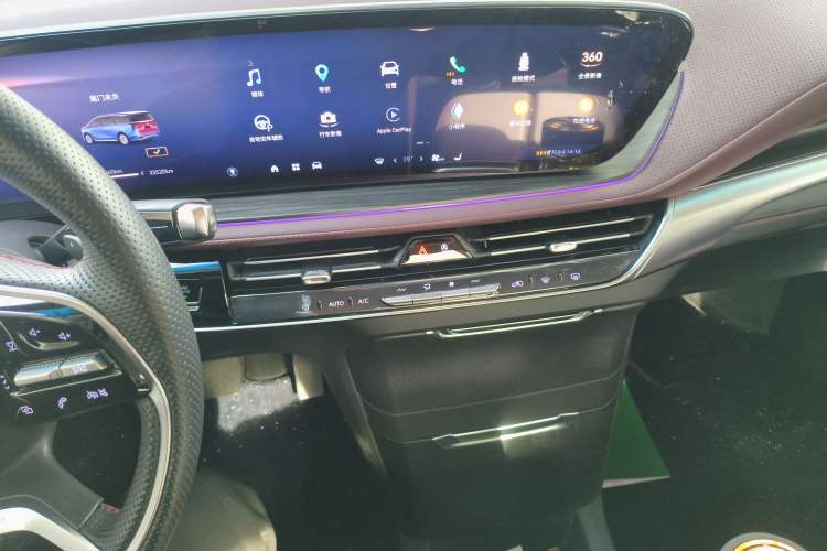 Used Buick Century 2023 2.0T Six-Seater Yinshi Edition Audio And AC Panel