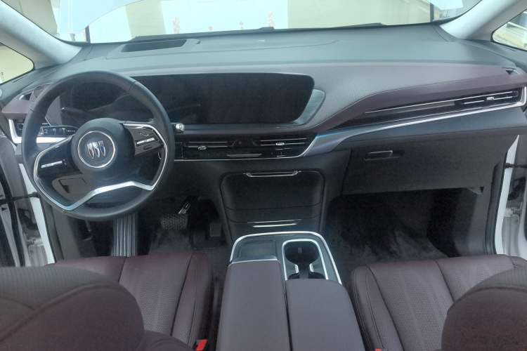Used Buick Century 2023 2.0T Six-Seater Yinshi Edition Center Console