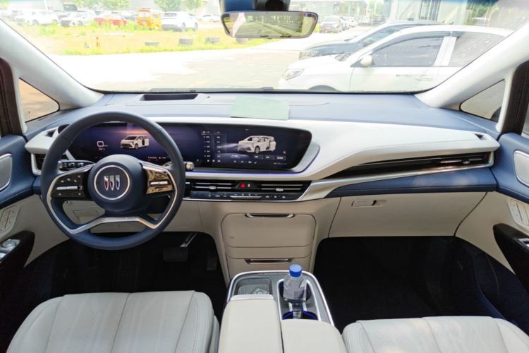 Used Buick Century 2023 2.0T Six-Seater Yinshi Edition Center Console