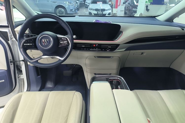 Used Buick Century 2023 2.0T Six-Seater Yinshi Edition Center Console