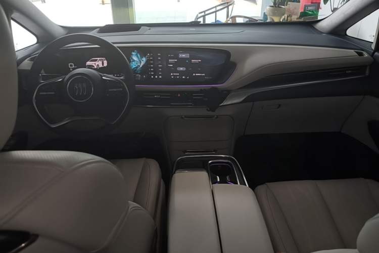 Used Buick Century 2023 2.0T Six-Seater Yinshi Edition Center Console