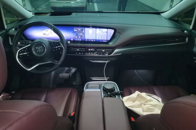 Used Buick Century 2023 2.0T Seven-Seater Yinshi Edition Center Console
