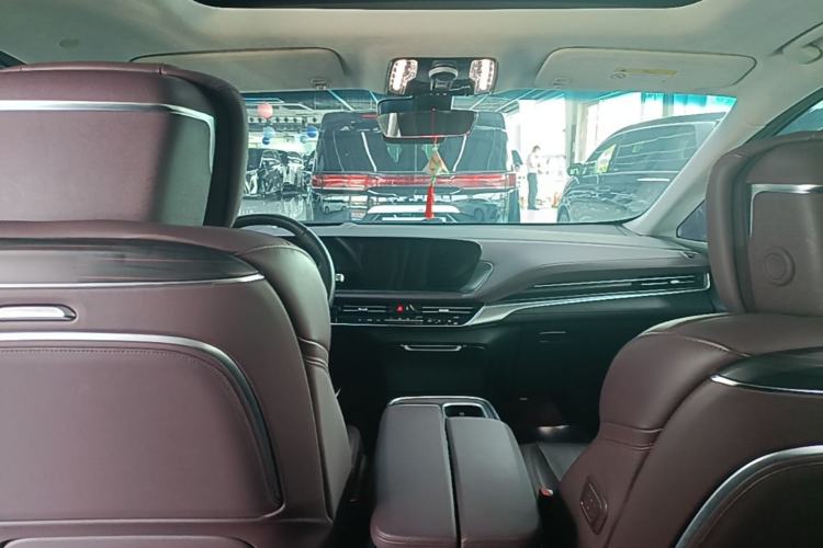 Used Buick Century 2023 2.0T Six-Seater Yinshi Edition Center Console