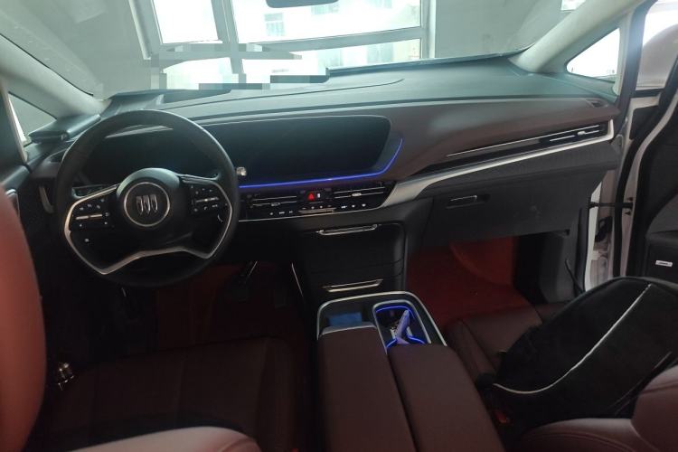 Used Buick Century 2023 2.0T Seven-Seater Yinshi Edition Center Console