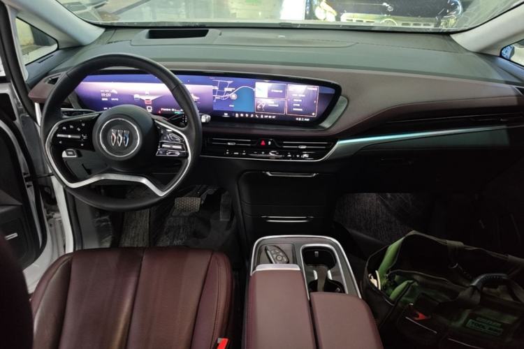 Used Buick Century 2023 2.0T Six-Seater Yinshi Edition Center Console