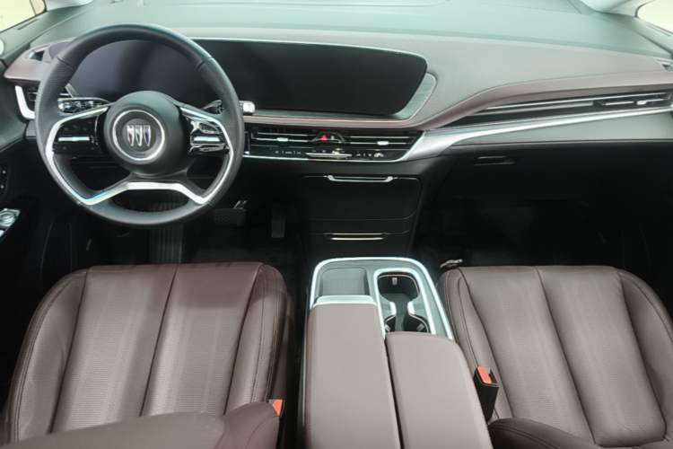 Used Buick Century 2023 2.0T Six-Seater Yinshi Edition Center Console