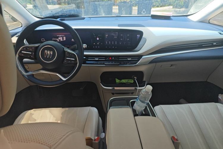 Used Buick Century 2023 2.0T Six-Seater Yinshi Edition Center Console