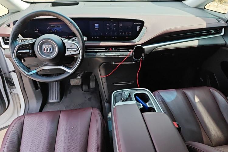 Used Buick Century 2023 2.0T Six-Seater Yinshi Edition Center Console
