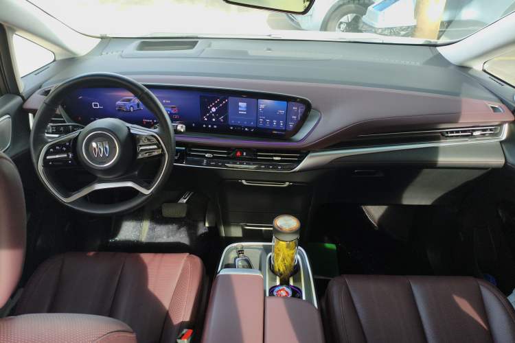 Used Buick Century 2023 2.0T Six-Seater Yinshi Edition Center Console