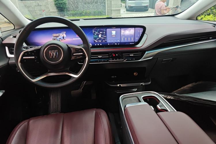 Used Buick Century 2023 2.0T Six-Seater Yinshi Edition Center Console