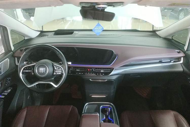 Used Buick Century 2023 2.0T Six-Seater Yinshi Edition Center Console