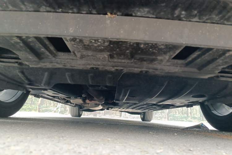 Used Buick Century 2023 2.0T Six-Seater Yinshi Edition Chassis Front