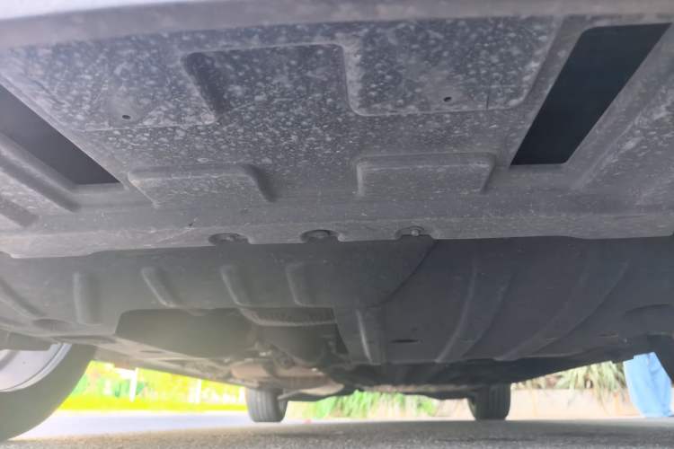 Used Buick Century 2023 2.0T Seven-Seater Yinshi Edition Chassis Front