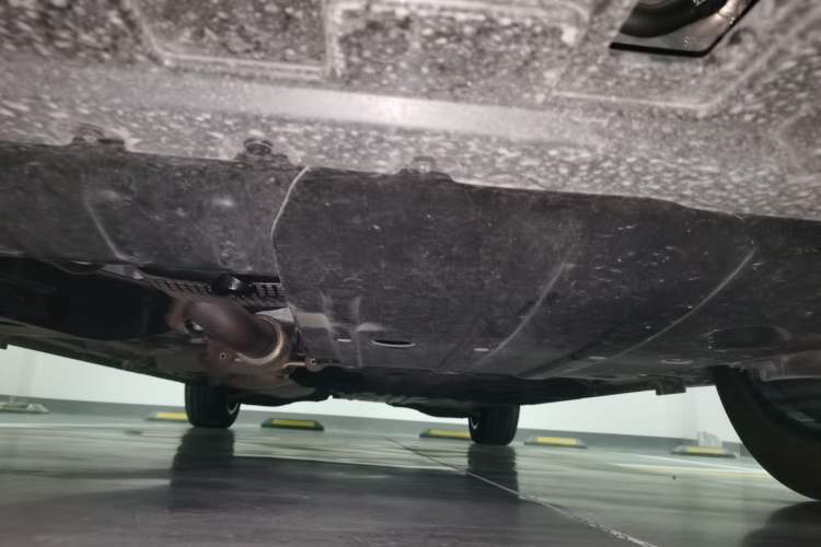 Used Buick Century 2023 2.0T Seven-Seater Yinshi Edition Chassis Front