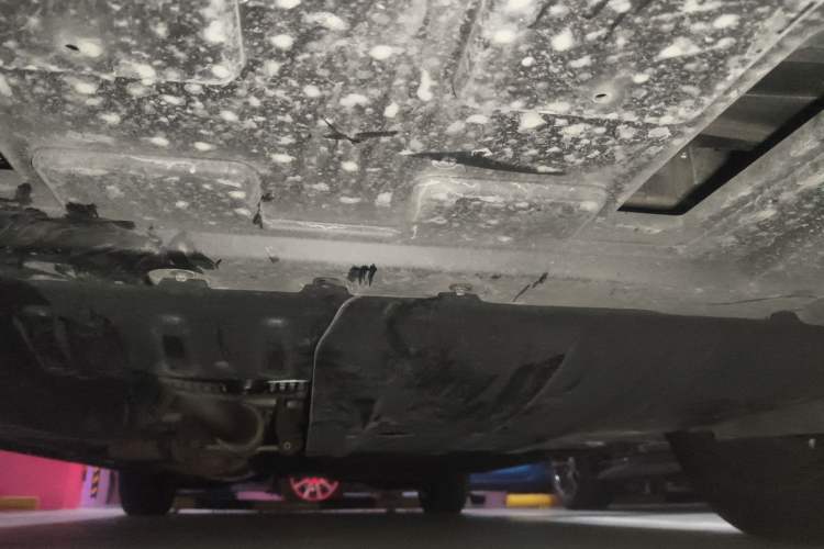 Used Buick Century 2023 2.0T Seven-Seater Yinshi Edition Chassis Front