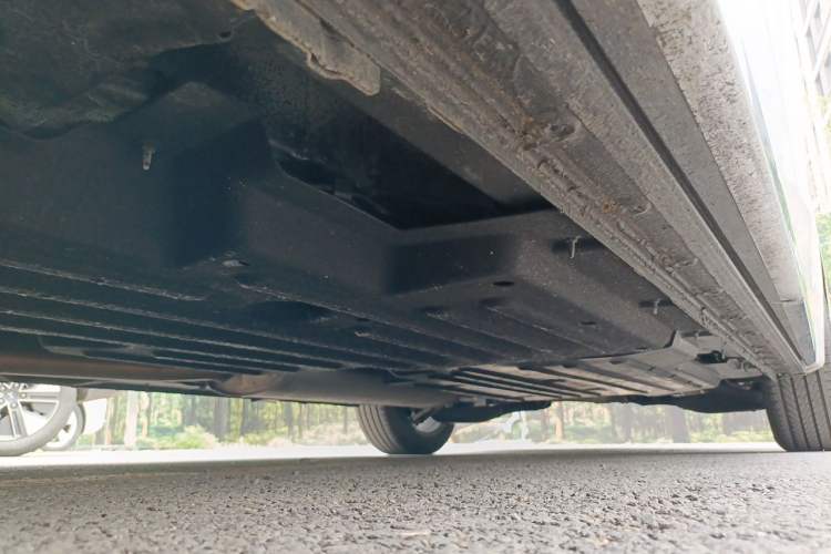 Used Buick Century 2023 2.0T Six-Seater Yinshi Edition Chassis Front Left
