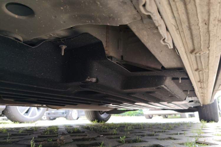 Used Buick Century 2023 2.0T Six-Seater Yinshi Edition Chassis Front Left